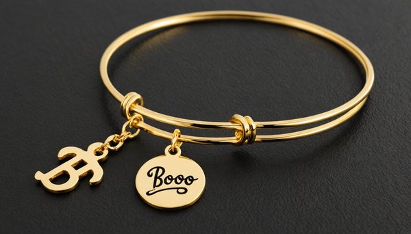 Personnalisez votre jonc en or femme avec little boo